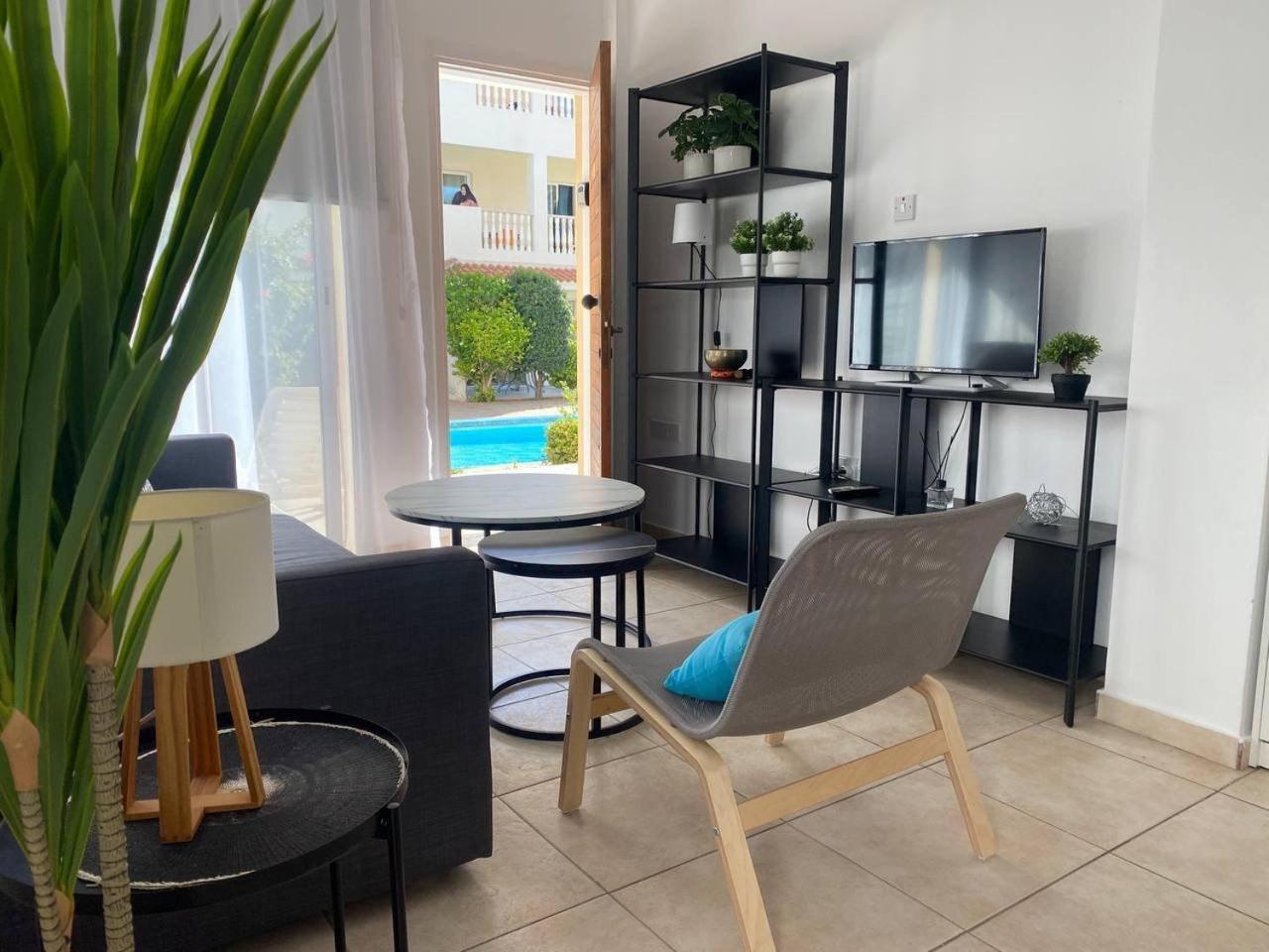Beautiful One Bed Apartment In Pafos Exterior foto