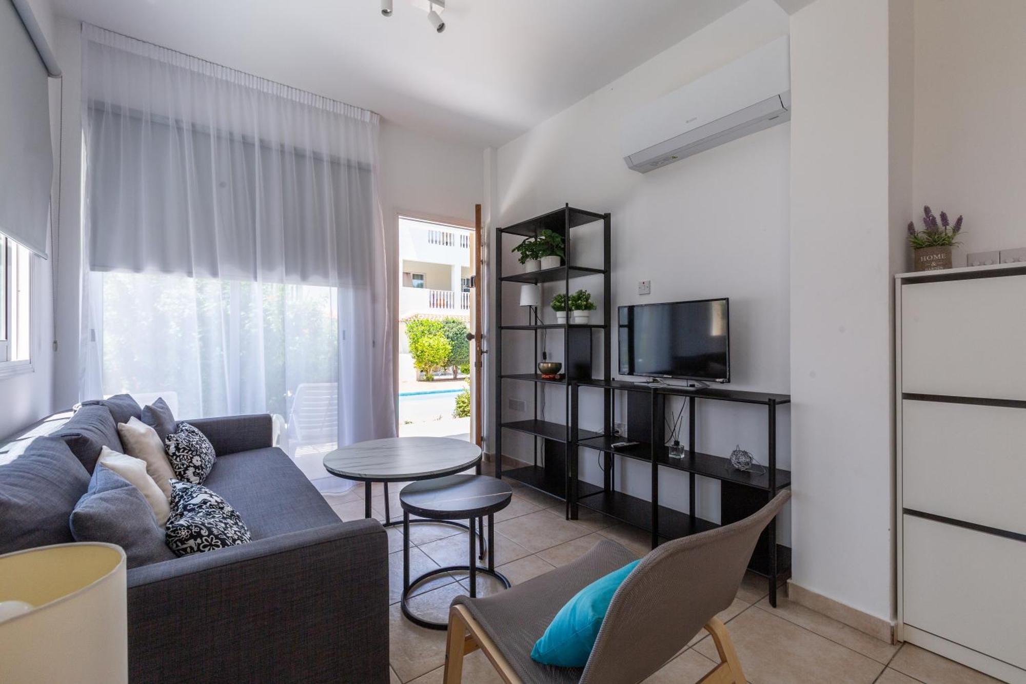 Beautiful One Bed Apartment In Pafos Exterior foto